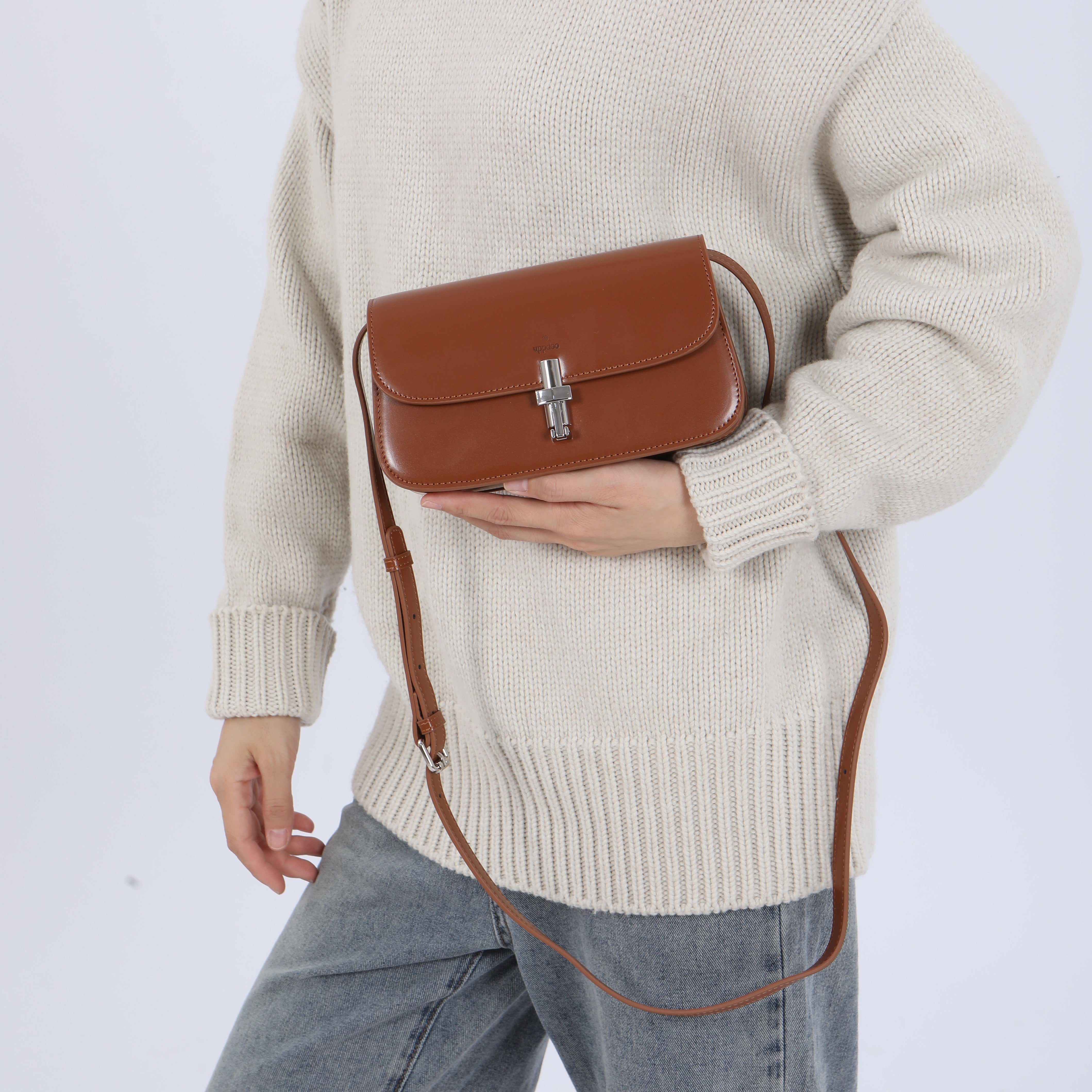 Aura Sling Bag - Eggshell