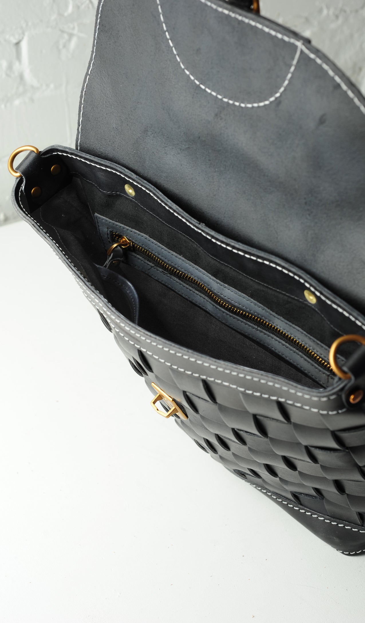 Venture Convertible Backpack - Black