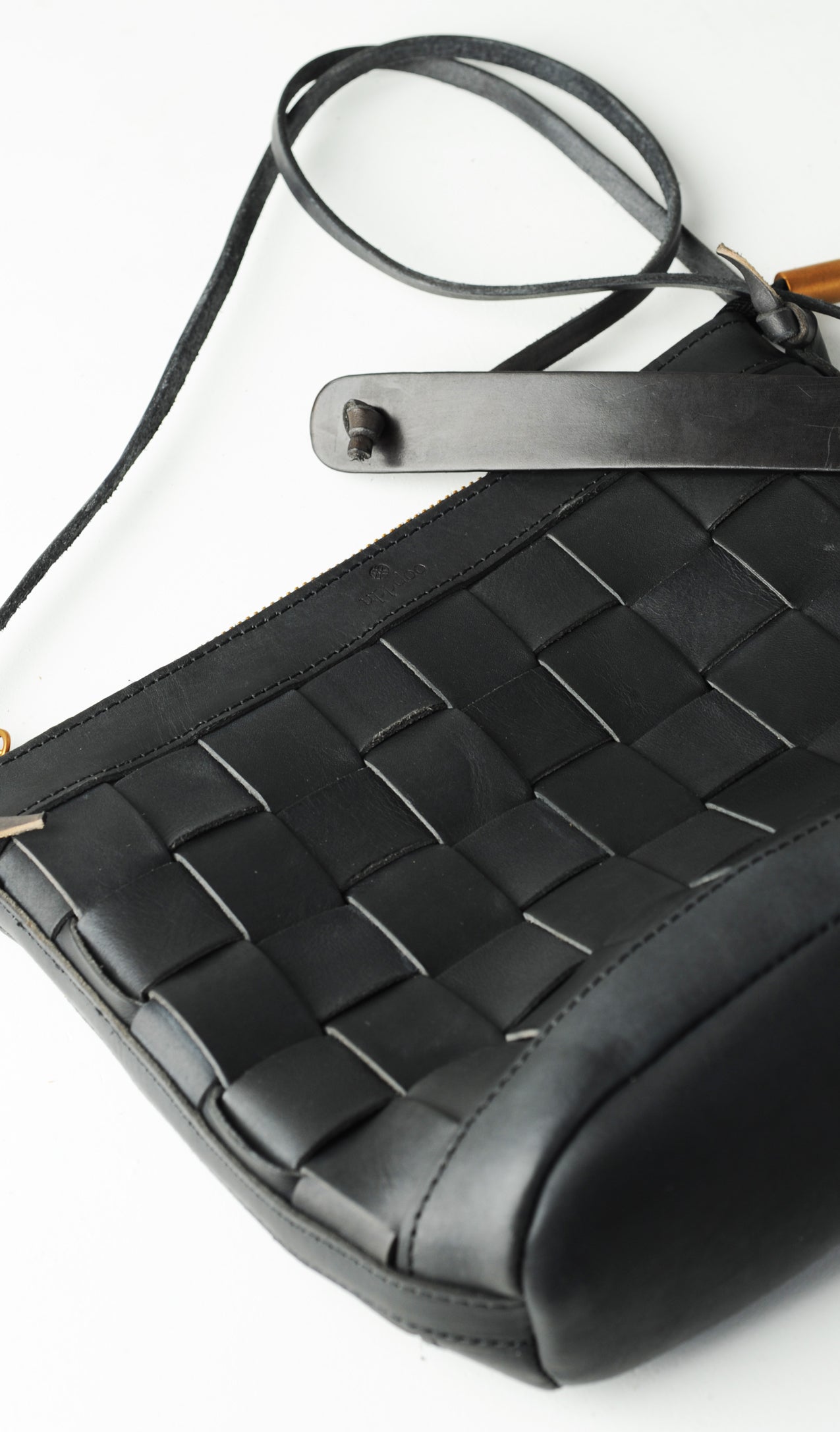 Venture Cross-body Bag - Black