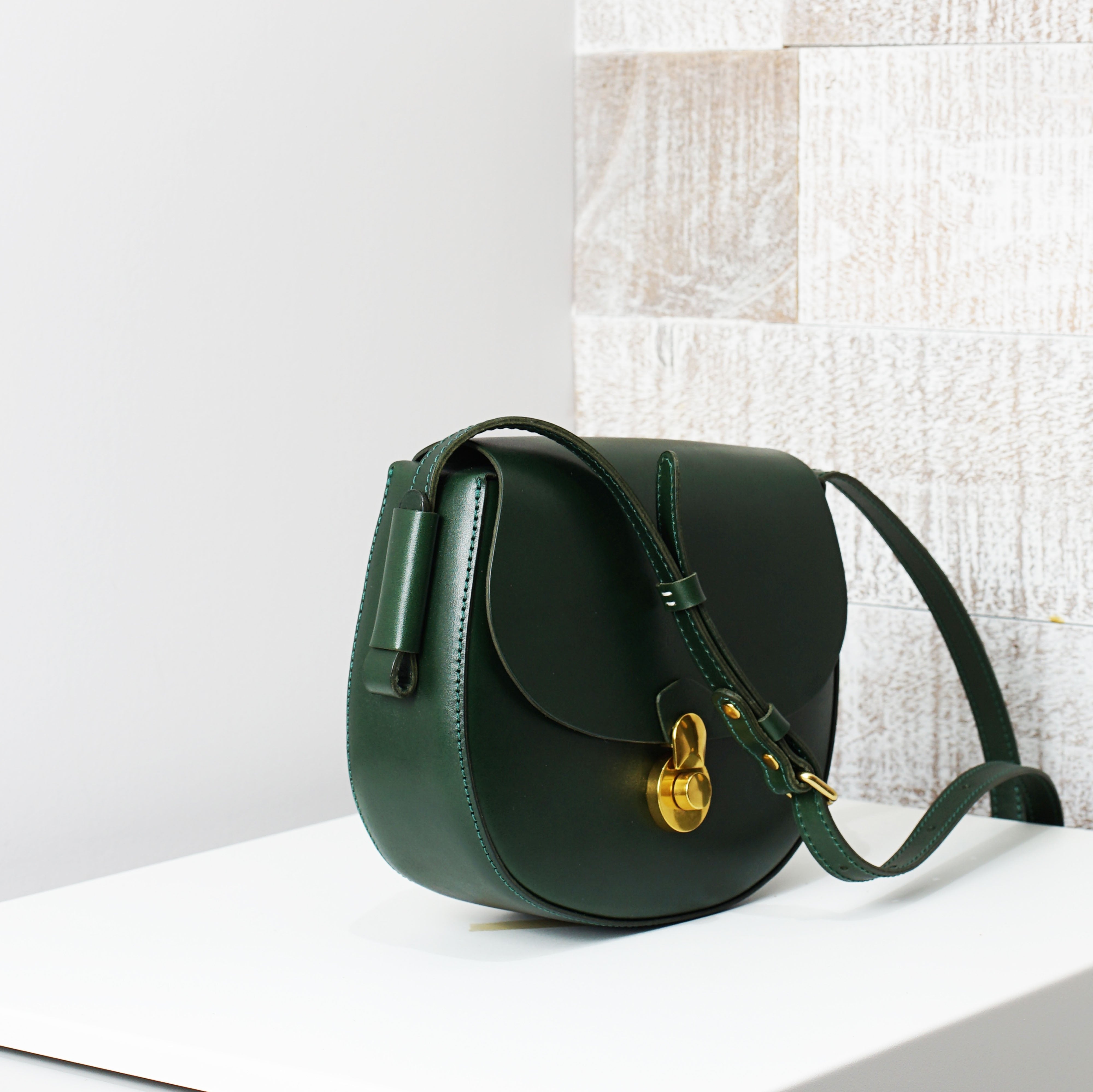Vive 2.0 Saddle Crossbody Bag - Hunter Green