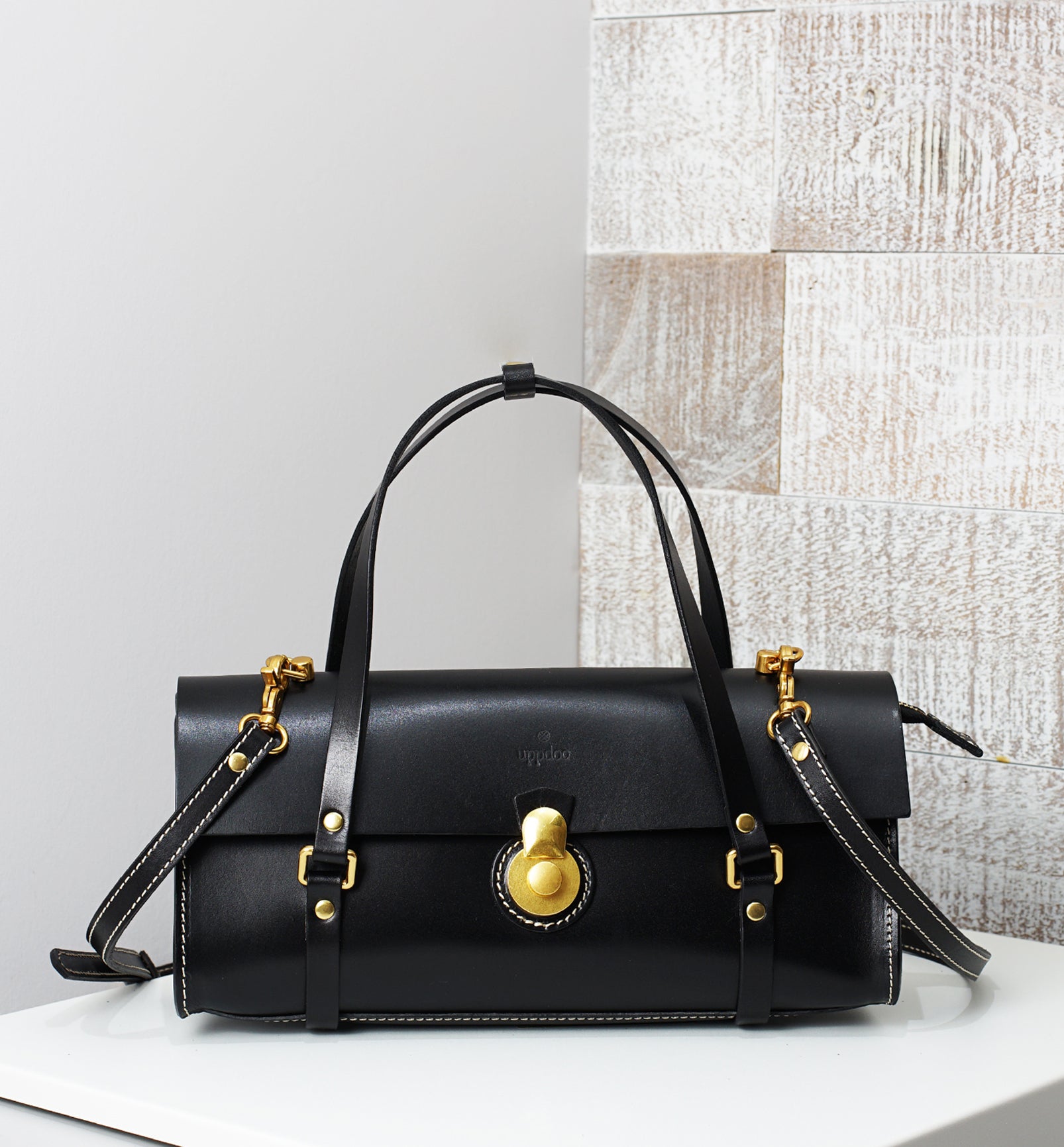 Vive 2.0 Classic Baguette Satchel- Black
