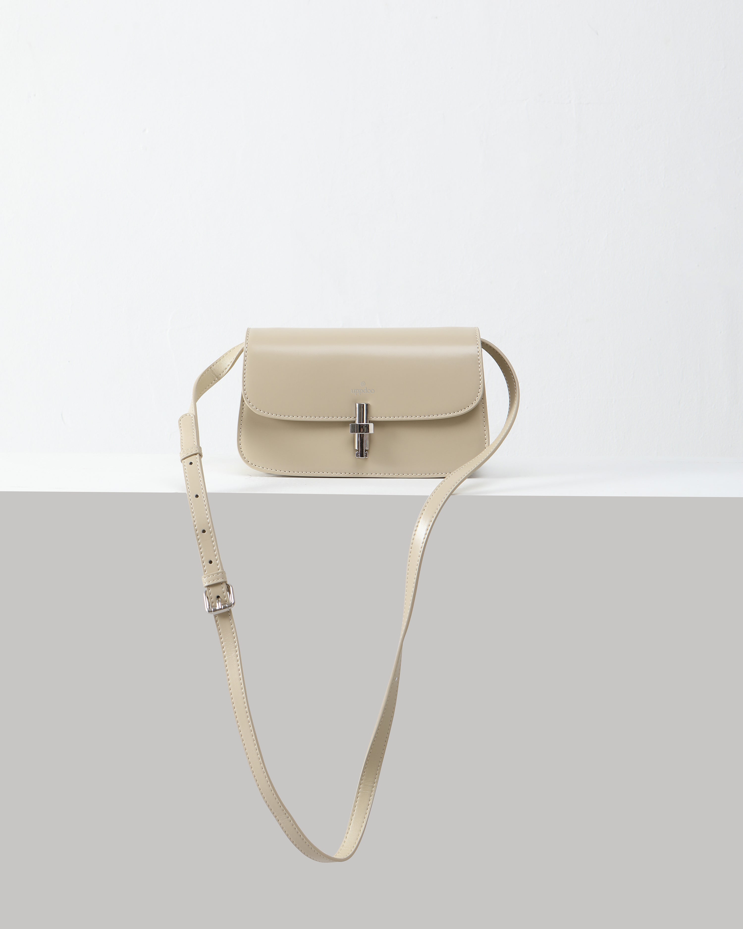 Aura Sling Bag - Eggshell