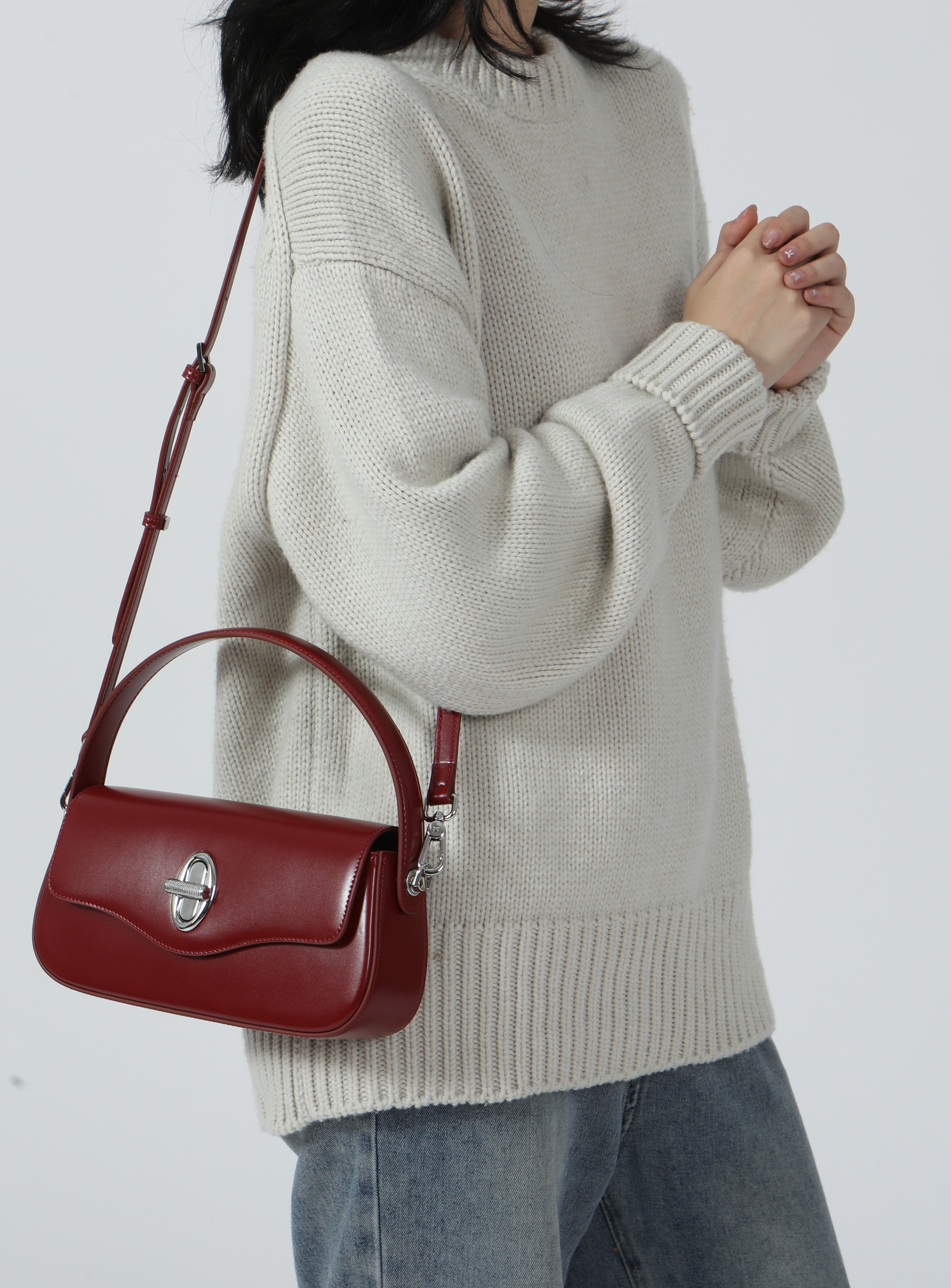 Aura Swing Satchel - Black