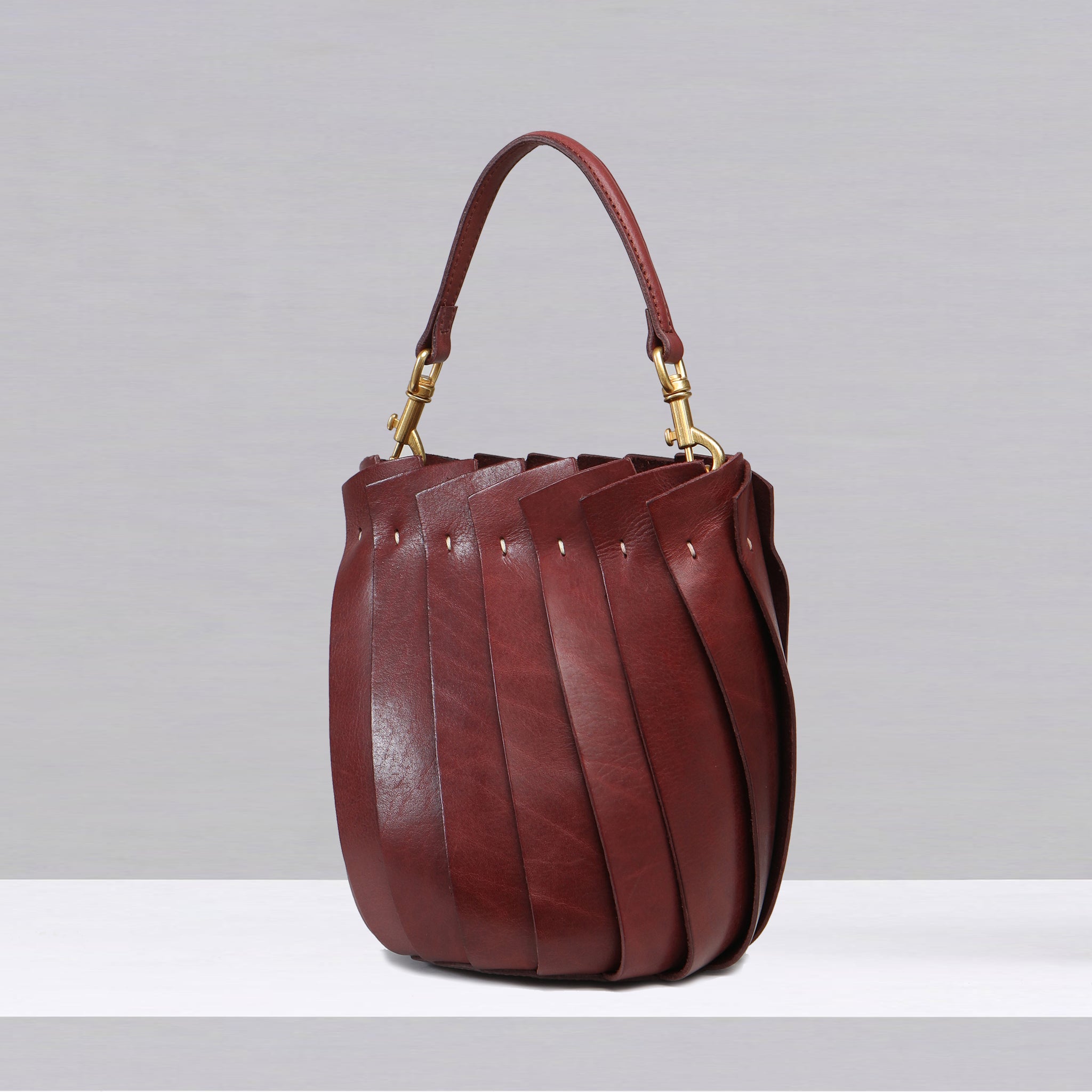 Bloom Bucket Tote - Oxblood