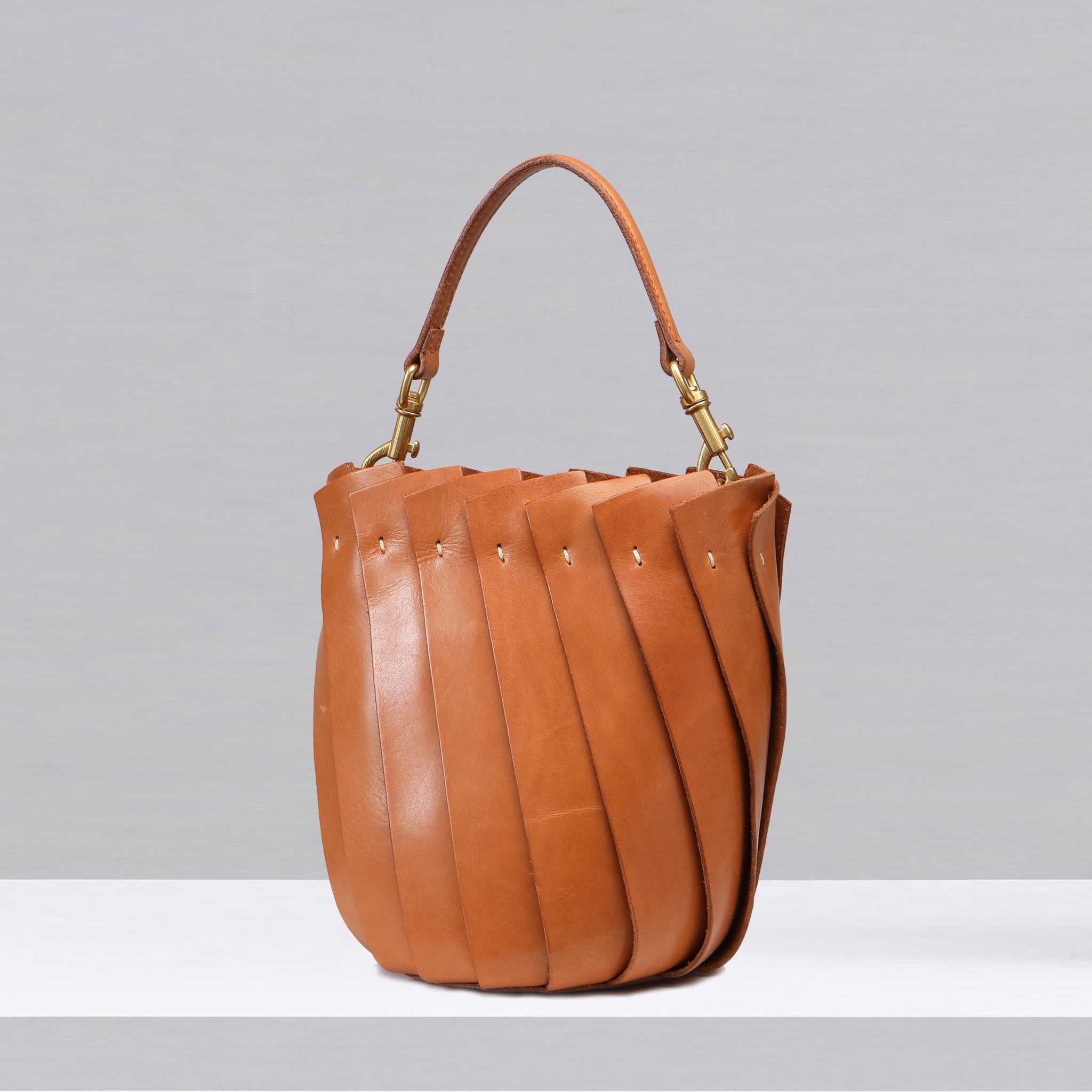 Bloom Bucket Tote - Tan