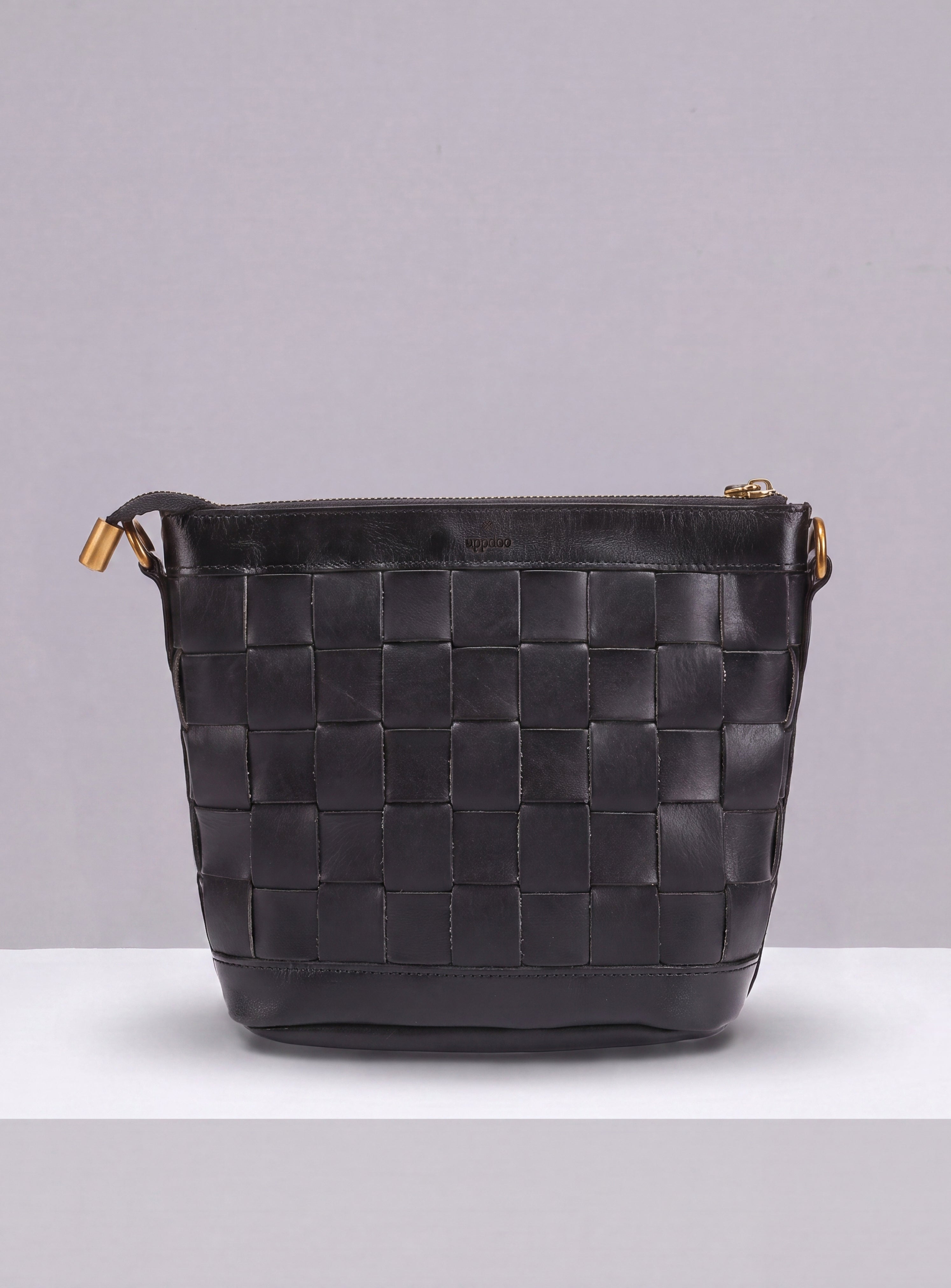 Venture Crossbody - Black