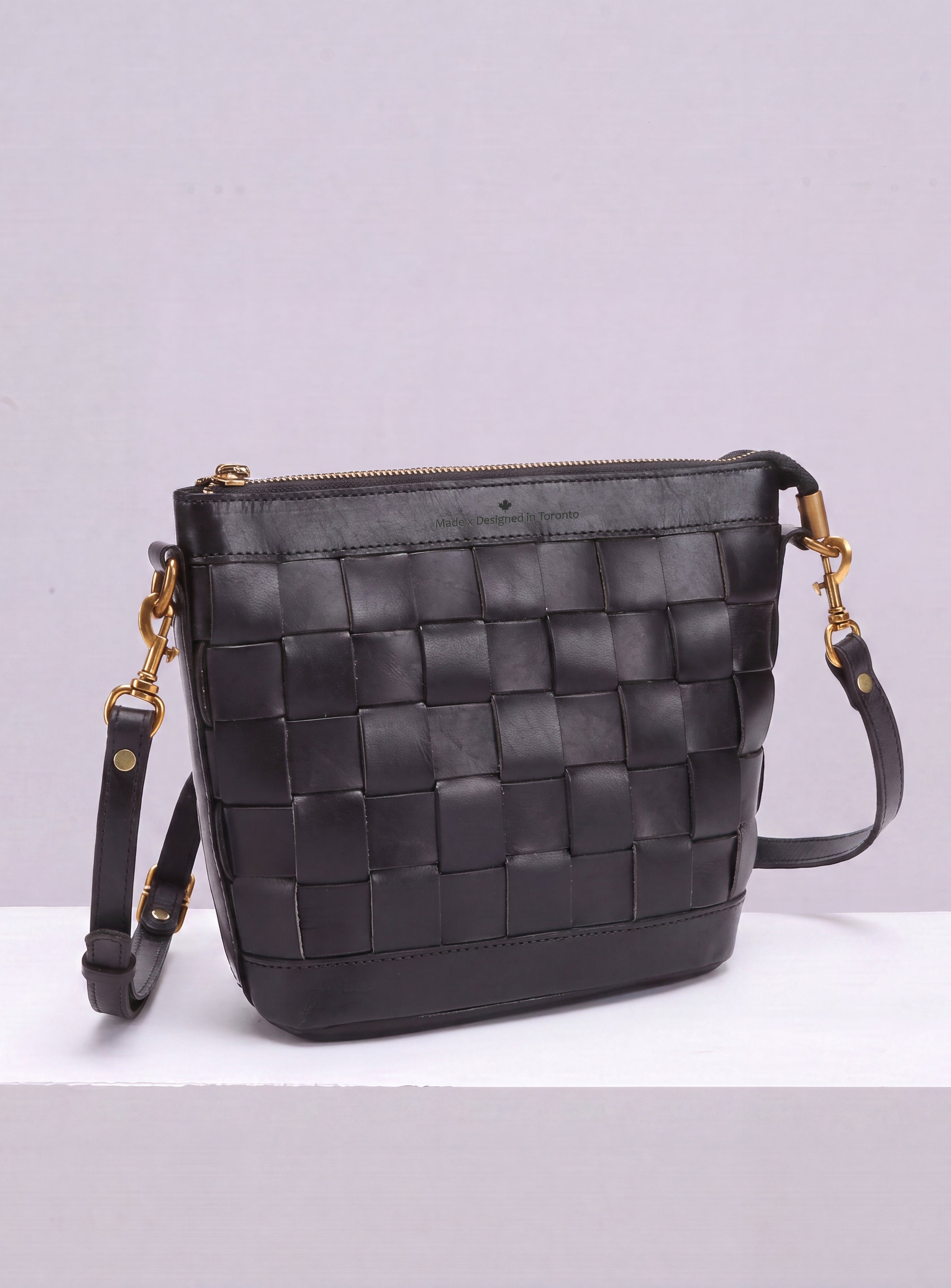 Venture Crossbody - Black