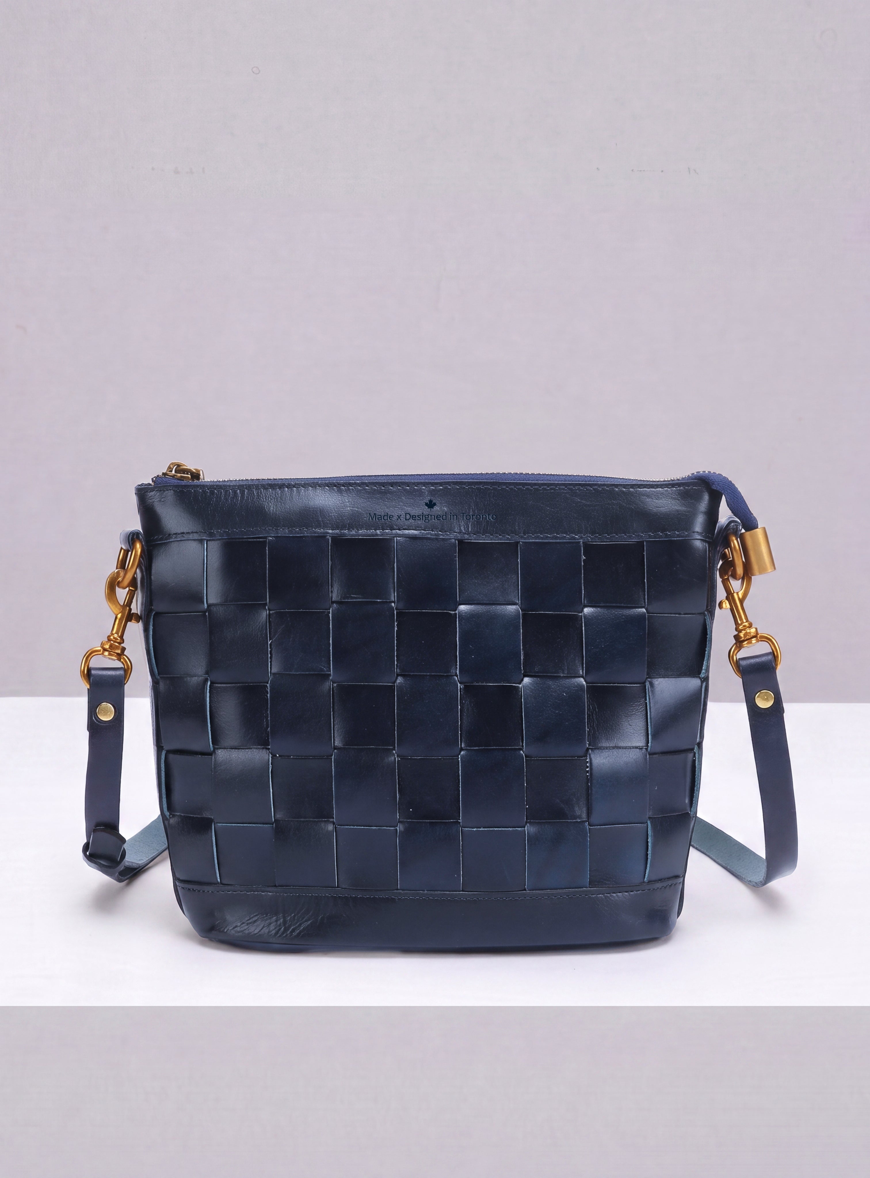 Venture Crossbody - Midnight