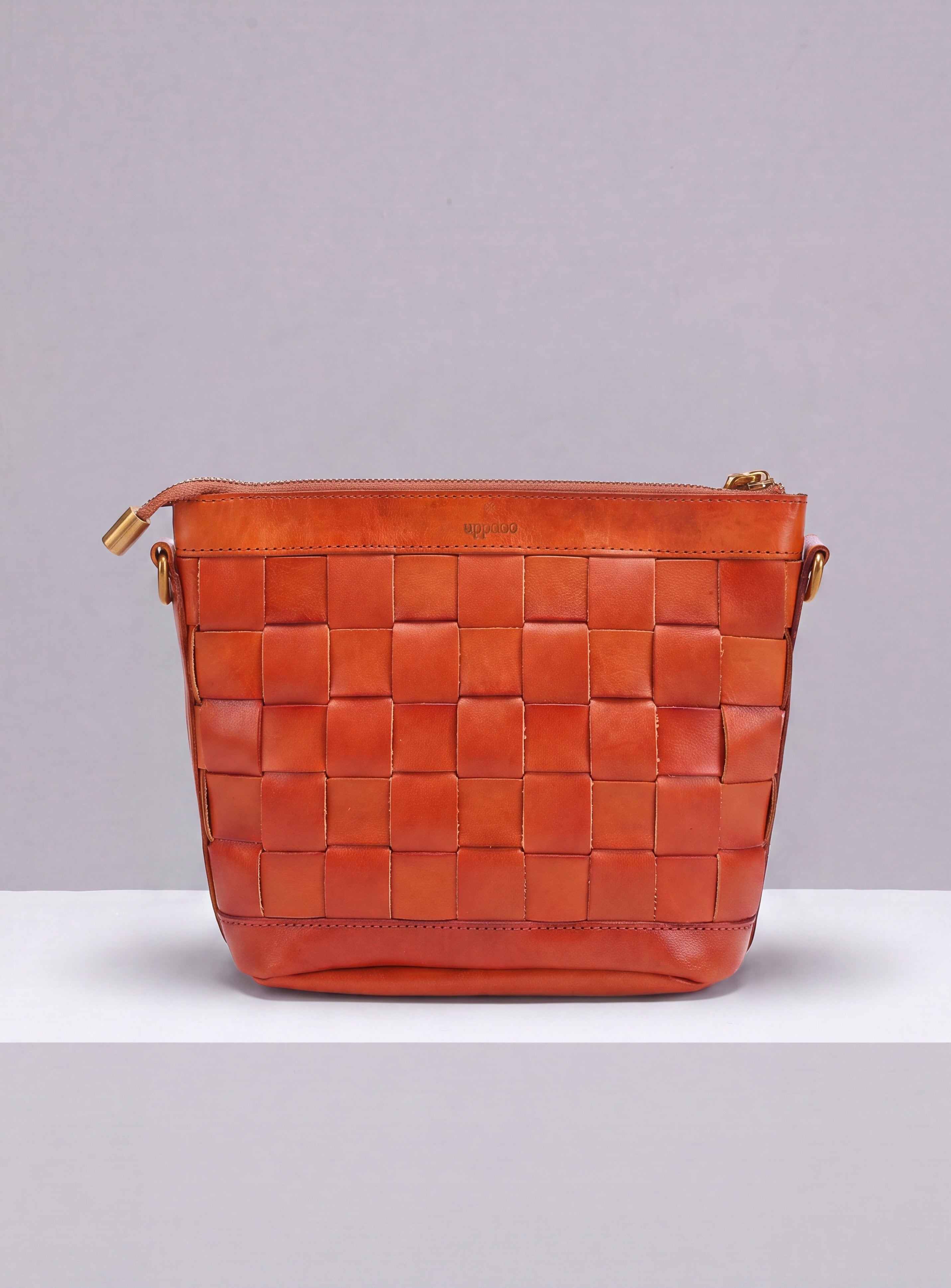 Venture Crossbody - Tan
