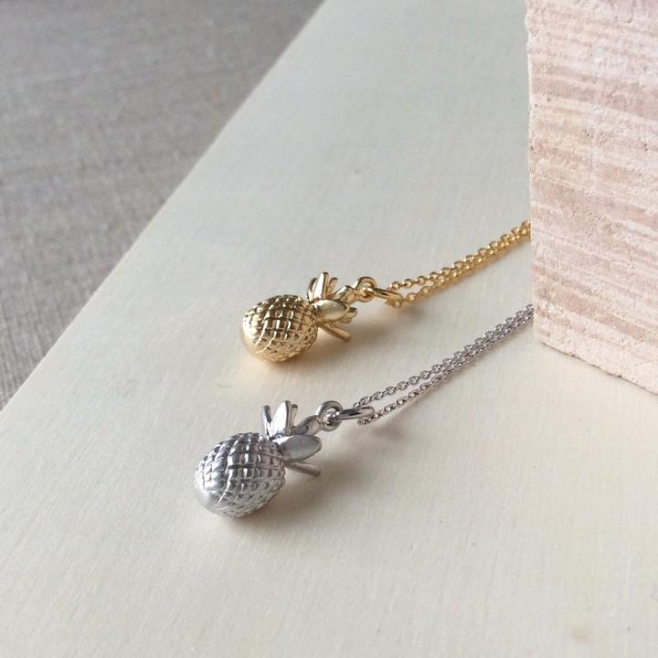 Beth + Olivia - Pineapple Necklace Gold