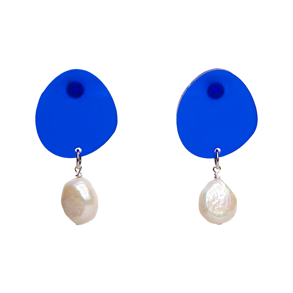 Camel Wang - Acrylic Colour-Blocking Studs Earrings (Blue Stud & White Natural Pearl)