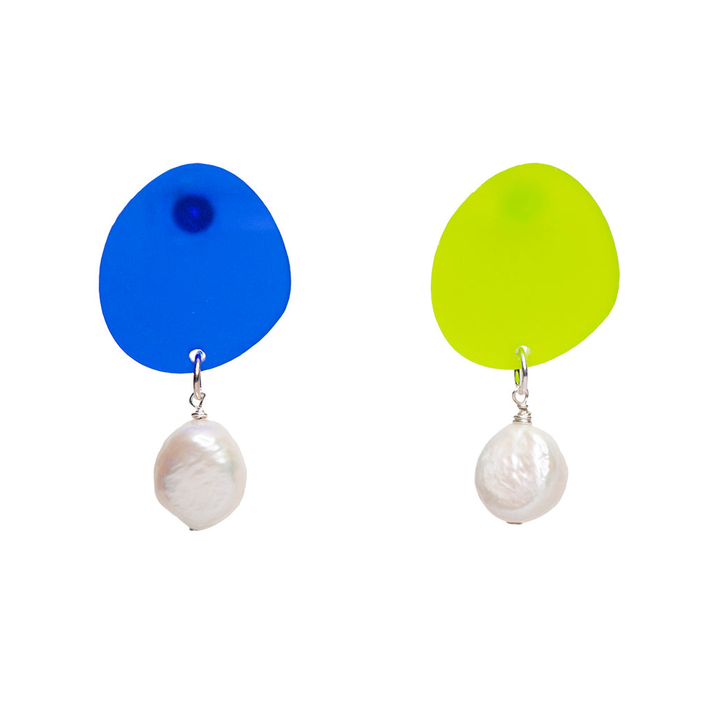 Camel Wang - Acrylic Colour-Blocking Studs Earrings (Mix + Match Studs & White Natural Pearl)