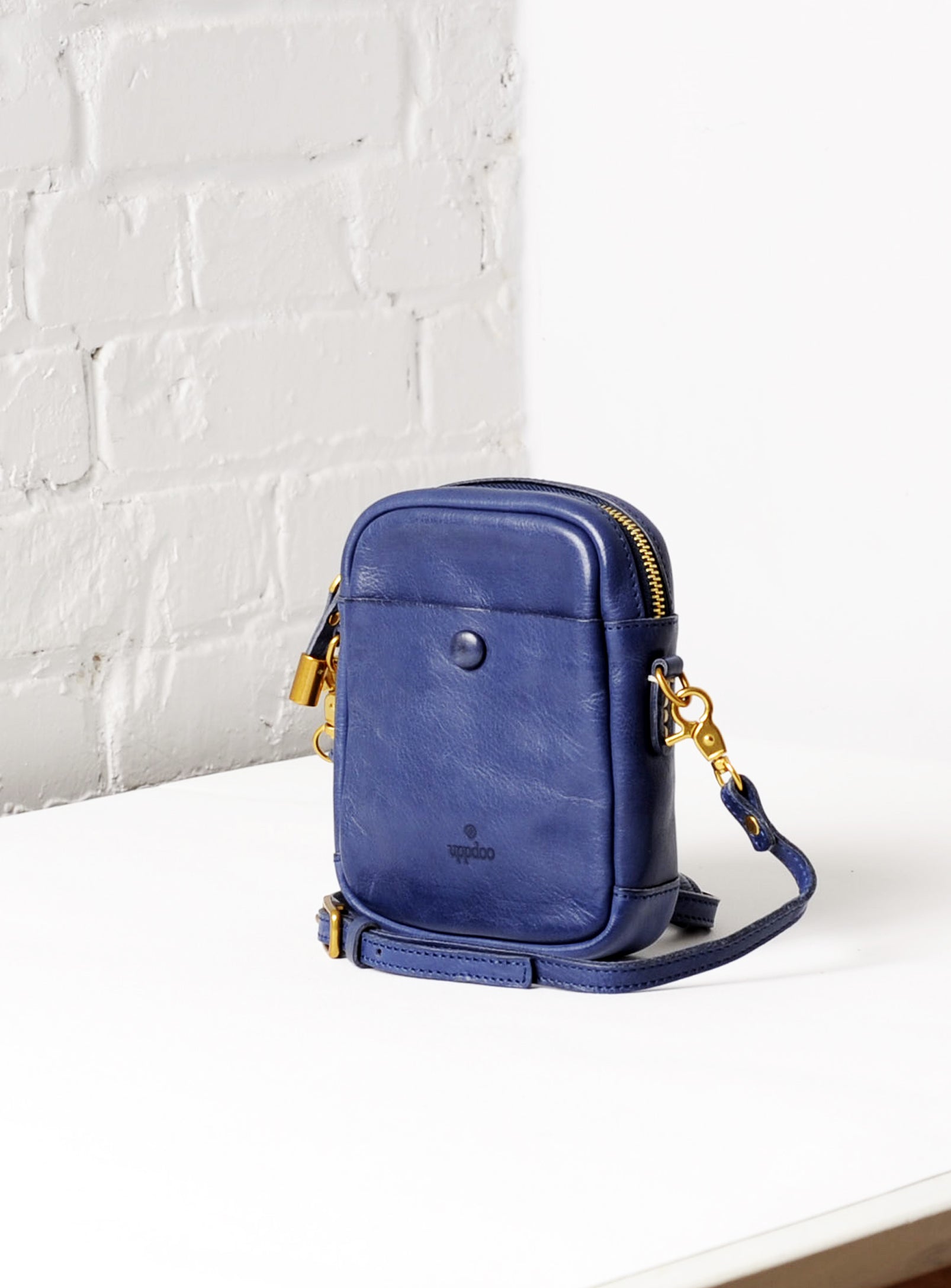 'Snappi' Sling Bag - Navy