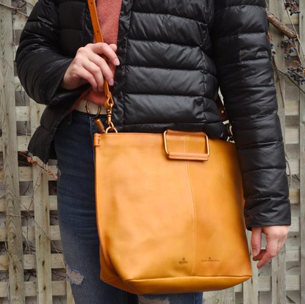 Joy Tote Classic - Chestnut