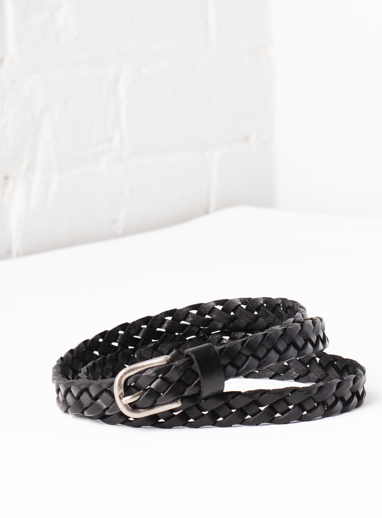 'Tuscany' Hand-Woven Skinny Leather Belt - Black