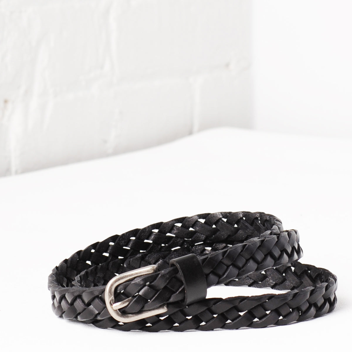 Venice' Hand-Woven Skinny Leather Belt - Black – Uppdoo Design Studio