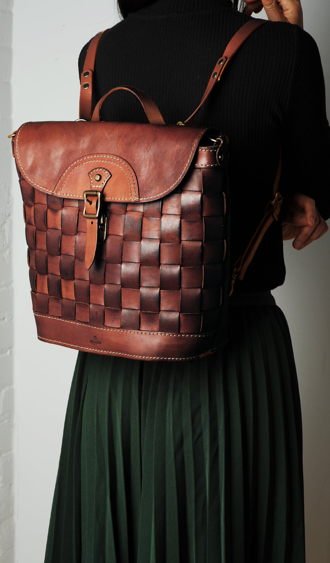 Venture Convertible Backpack - Chestnut