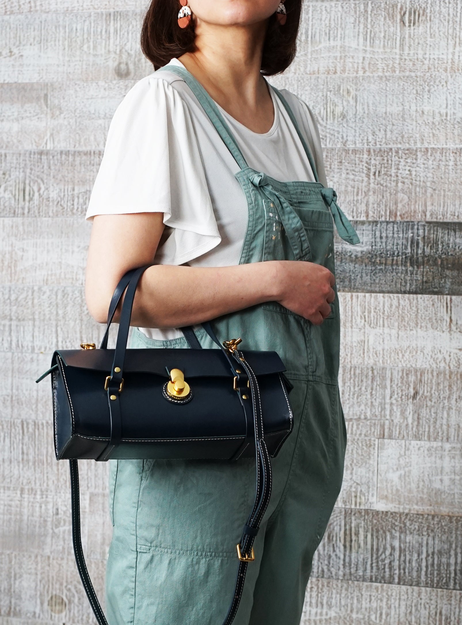 Vive 2.0 Classic Baguette Satchel- Midnight